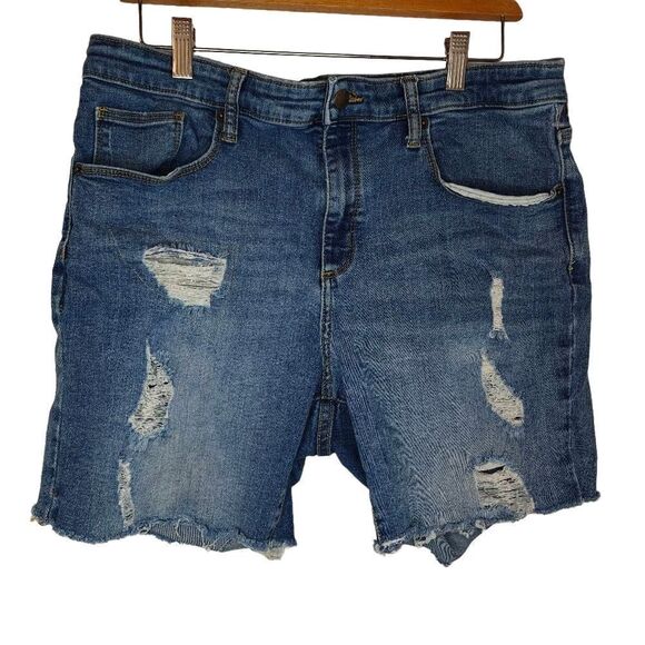Universal Threads Cut Off Distressed Denim Jeans - Picture 1 of 7